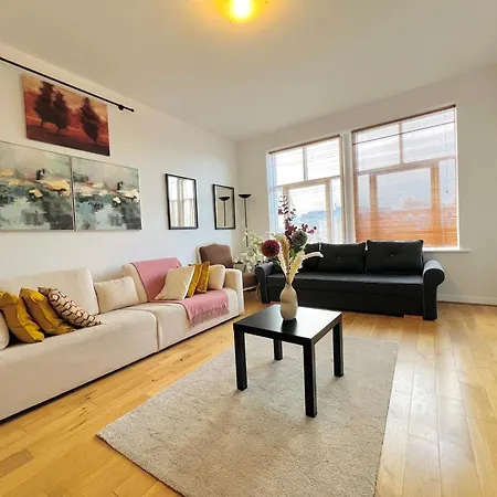 Cosy River View Flat At Temple Bar 더블린